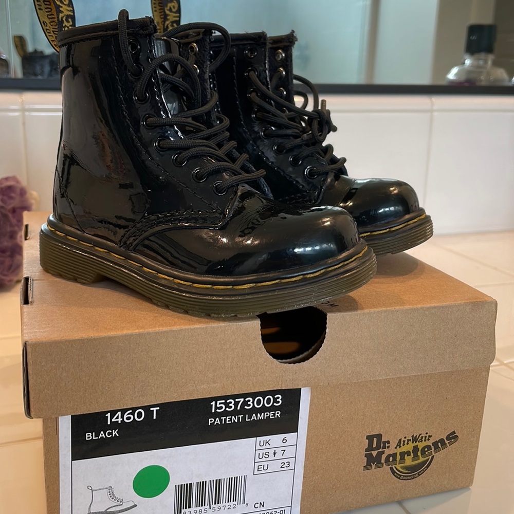 Toddler 1460 Dr. Martens patent black Size 7